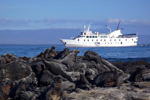 Luxury La Pinta Cruise Galápagos Islands Ecuador